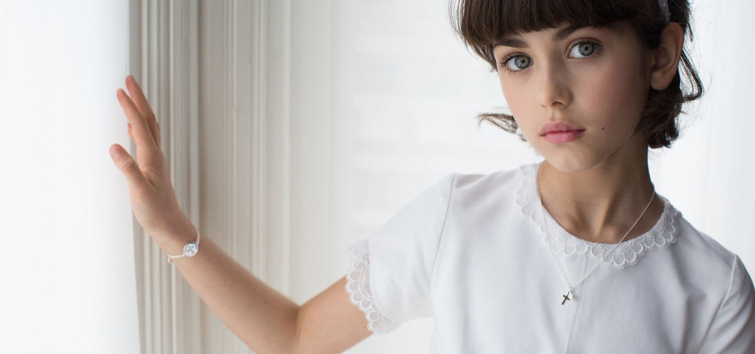 A Grandparent’s Guide to First Holy Communion Gifts for a Granddaughter