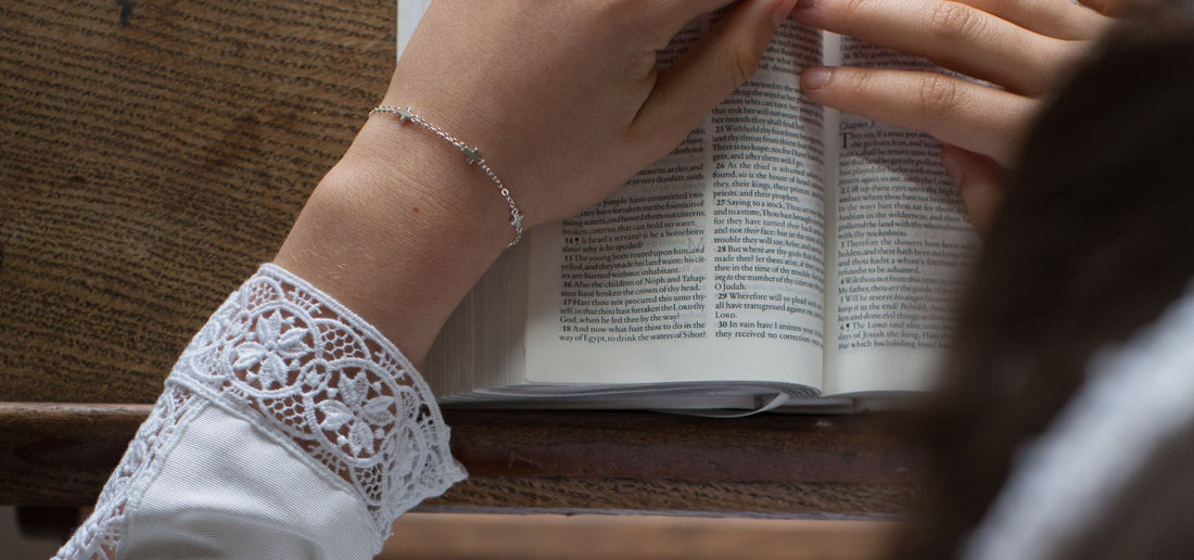 A Guide to First Holy Communion Gifts for Your Daughter