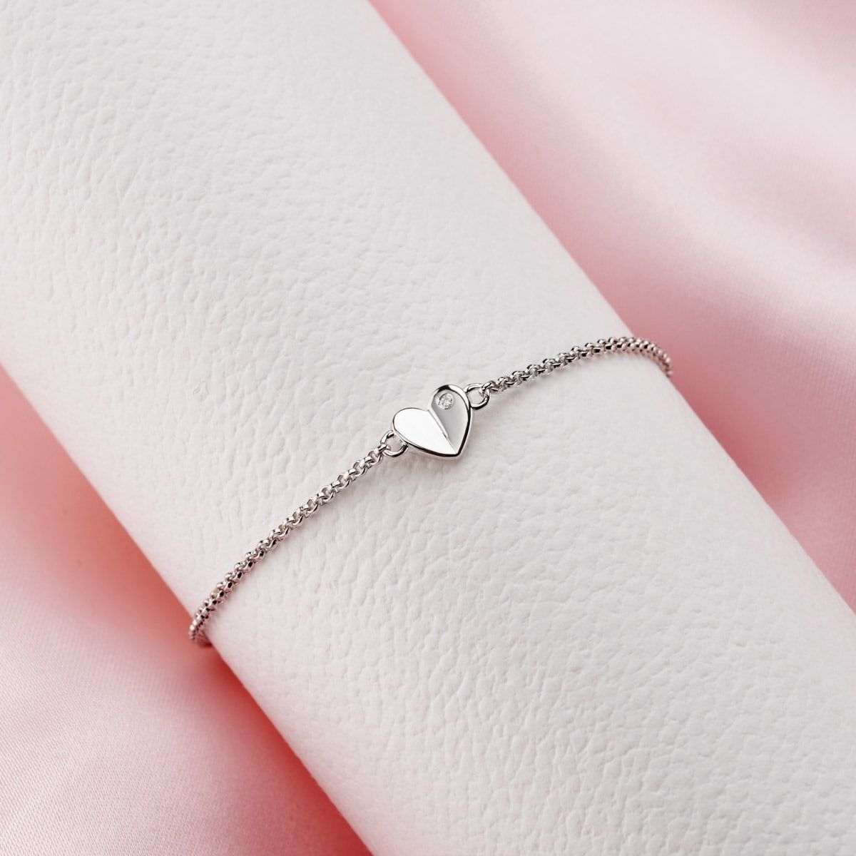 Diamond heart charm bracelet hotsell