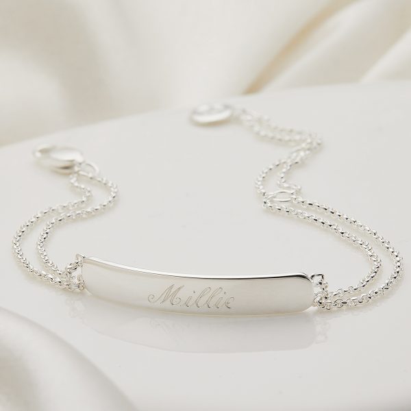 A Guide to Personalized Jewelry Gifts for a First Communion