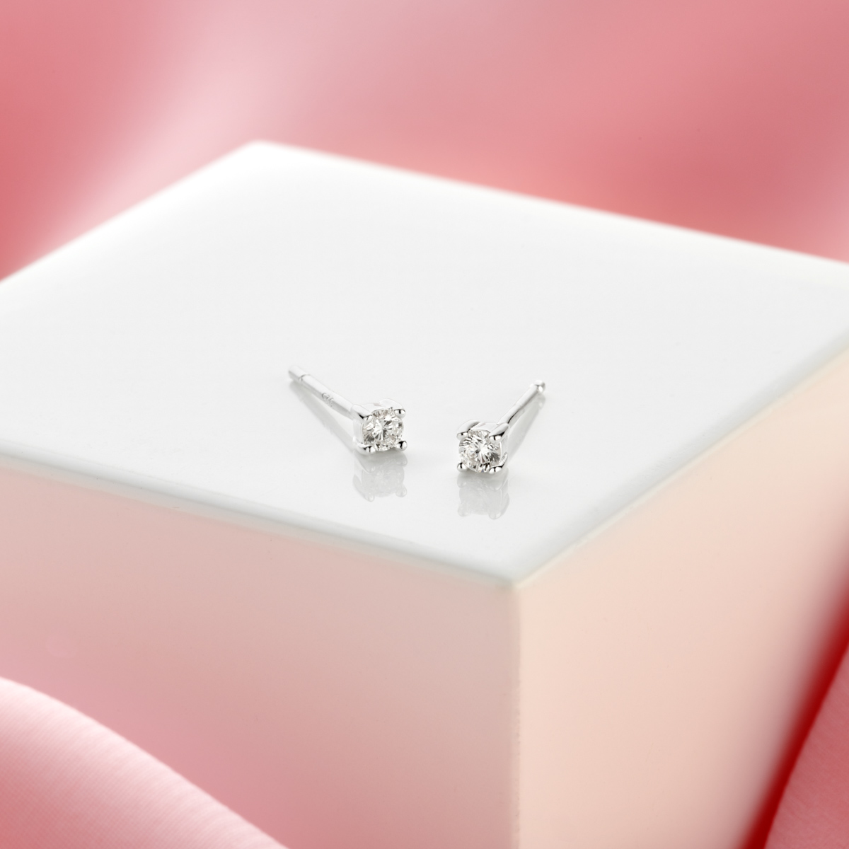 Why Choose Diamond Jewelry for a Baby Girl?