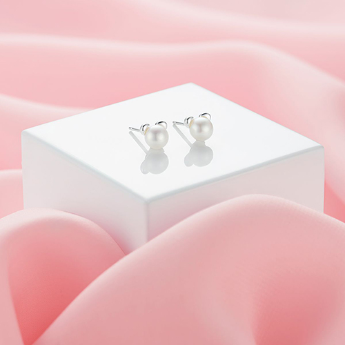 Christmas Gift Guide - Children’s Jewellery from 1st Christmas to Teenagers