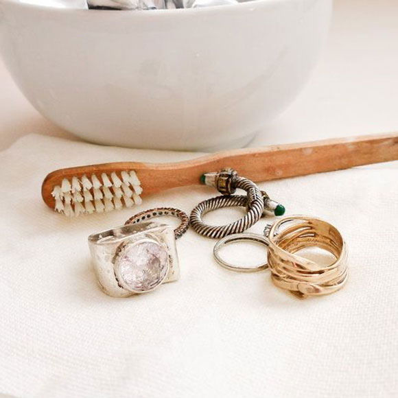 How to Clean Jewellery at Home